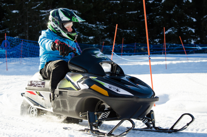 En toute sécurité, les enfants découvrent ce sport avec Mountain E-Park - Les Gets