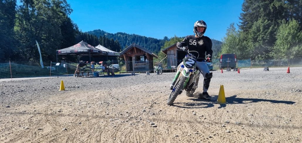 Initiation au Pilotage Moto-Cross pour Enfant près de Morlaix